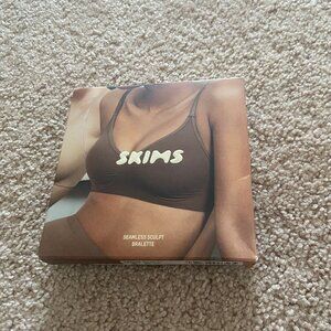 New Skims Seamless Sculpt Bralette Black Size M